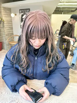 セミロング カラー kai .のヘアスタイル