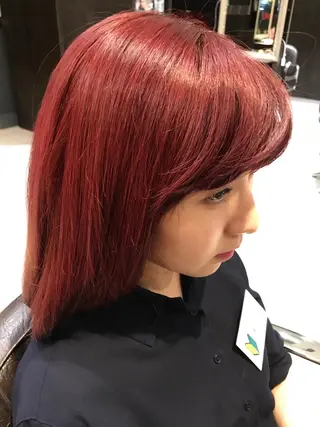 ミディアム カラー yui .のヘアスタイル