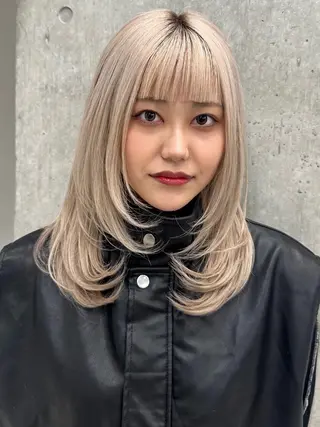 セミロング ミルクティーベージュ レイヤー/あげは🎀のヘアスタイル