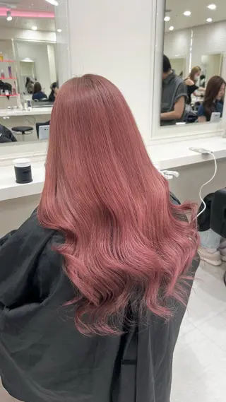 ロング カラー ヘアアレンジ 韓国レイヤー&ピンク 艶髪🩶maikoのヘアスタイル