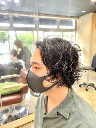 ショート カラー パーマ メンズ newi saLyu ネウィ サリューのヘアスタイル