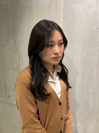 ロング カラー 小木曽 里華のヘアスタイル