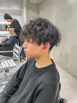 ショート パーマ メンズ ⚡メンズパーマフ ェードカットTomyのヘアスタイル