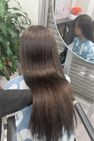 カラー 伊藤 憲のヘアスタイル