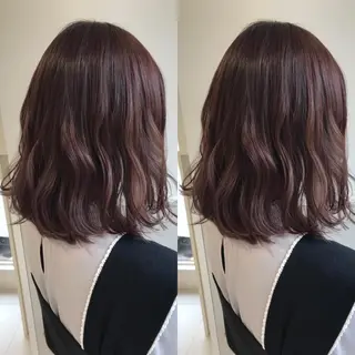 ミディアム カラー 小栗 麻衣のヘアスタイル