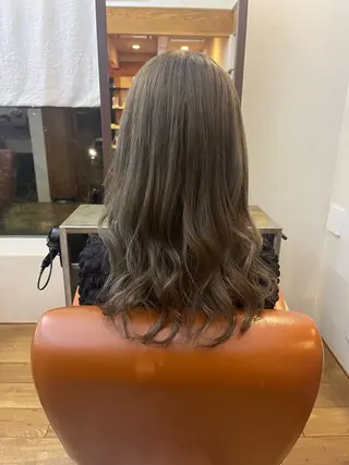 カラー 古舘 凜々子のヘアスタイル