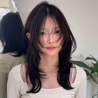 セミロング ハッシュカット🖤✨ 顔周り/韓国ヘアのヘアスタイル