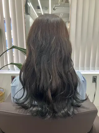 ロング カラー 沼尻 心のヘアスタイル
