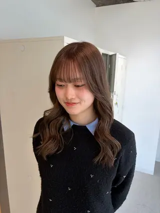 セミロング カラー EIGHT ／SHU🩶のヘアスタイル