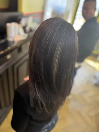 セミロング カラー 米倉 麻衣のヘアスタイル