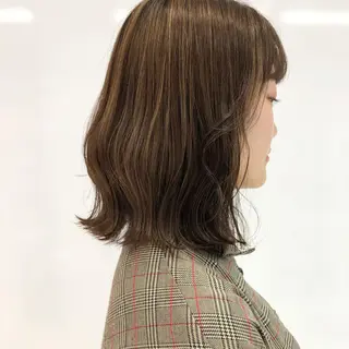 ミディアム カラー 相川 愛実のヘアスタイル