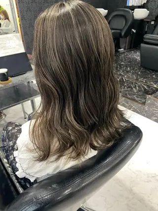 カラー 市川 陽菜のヘアスタイル