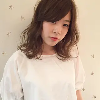 ミディアム 市川 千夏のヘアスタイル