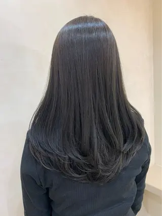 ロング Bond Story りき カラーモデルのヘアスタイル