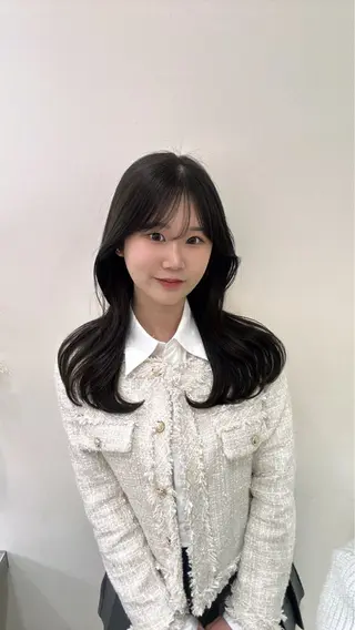 ロング カラー 銀座レイヤーカット ×シースルー前髪のヘアスタイル