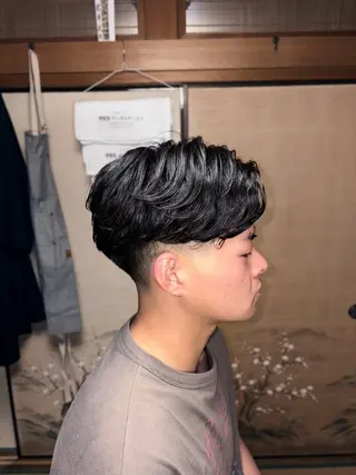 ミディアム 岩本 文太のヘアスタイル