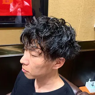 ミディアム パーマ メンズ 新宿駅近! 💈口コミ多数✨のヘアスタイル