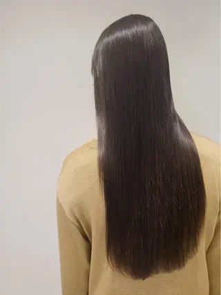 ロング ハイトーン特化 川井優汰のヘアスタイル