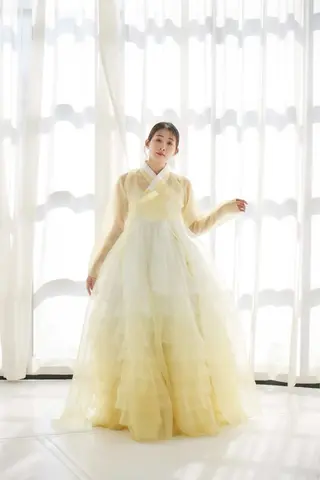 ミディアム Femme 鳳南町 多井　雪絵のヘアスタイル