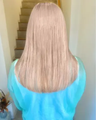 ロング カラー RAIMA ケアハイトーンのヘアスタイル