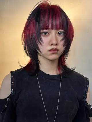 セミロング カラー イツク ⚡️ ルーツ/ハイトーンのヘアスタイル