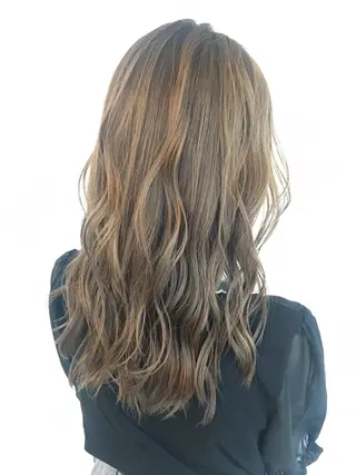 ロング 日高 香織のヘアスタイル