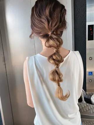 ロング ヘアアレンジ ヨシモトリョウ 髪質改善/美髪のヘアスタイル