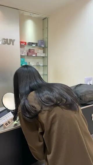 ロング akari / ミディアムパーマのヘアスタイル