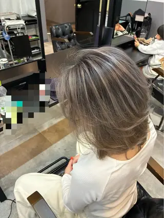 ミディアム ROI 【ロイ】のヘアスタイル