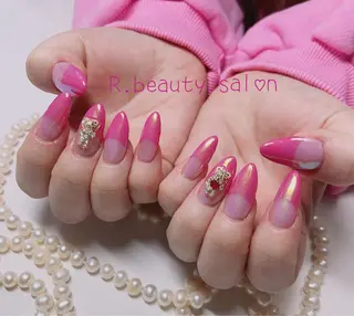 ネイル R.beauty サロンのネイルデザイン