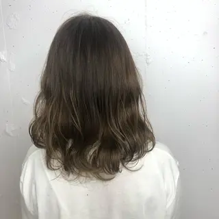 ミディアム 顔周りの垢抜けヘア 立山愛梨のヘアスタイル