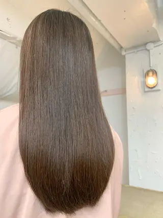 ロング カラー トップ スタイリストのヘアスタイル