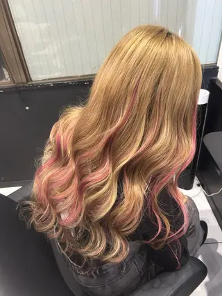 ロング 長田 麻友子のヘアスタイル