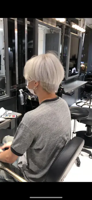 カラー 👑ホワイトカラー ブロンド特化👑映人のヘアスタイル