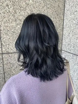 カラー & kuのヘアスタイル