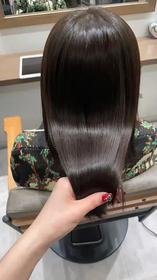 ミディアム ルナ🫐縮毛矯正 🫐髪質改善のヘアスタイル
