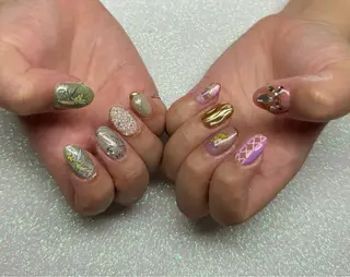 ネイル VIERU 🌈🎀💖のネイルデザイン