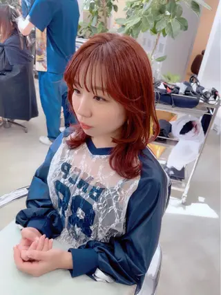 ミディアム カラー 岡野 静華のヘアスタイル