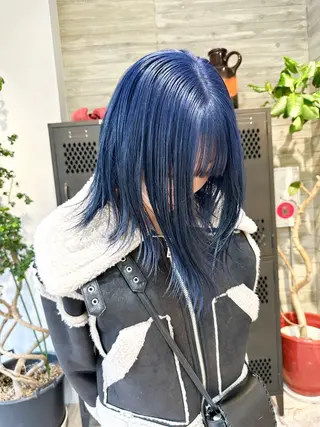 ミディアム カラー kai .のヘアスタイル