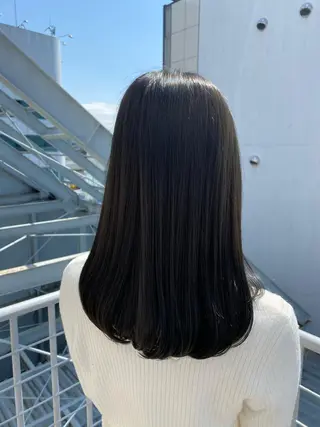 セミロング カラー 🩵ブリーチカラー 🐈MIORI🩵のヘアスタイル