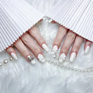 ネイル RAFFINE haru🦋🩵のネイルデザイン