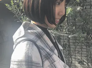 ショート カラー 荒川 ひなの 新川崎のヘアスタイル
