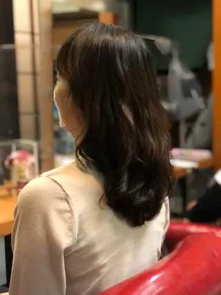 セミロング パーマ 🏰秘密基地🏯 サユリ美容室✂️のヘアスタイル