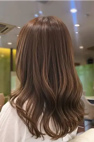 セミロング カラー 細川 明子のヘアスタイル