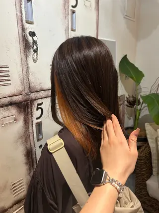 ミディアム カラー putri 川邉 優花のヘアスタイル