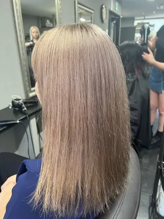 ミディアム ハイトーンカラー 坂本 翼のヘアスタイル