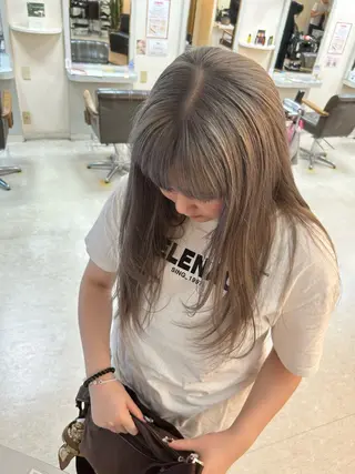 カラー 秋津 琉花のヘアスタイル