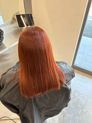 セミロング カラー 小森春果/透け感/ ケラスターゼ/艶髪のヘアスタイル