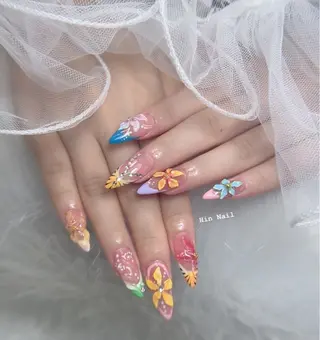 ネイル Hin Nailsのネイルデザイン