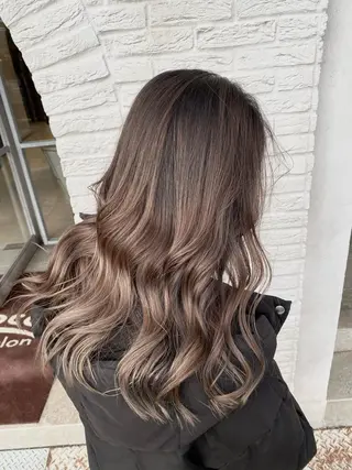 セミロング バレイヤージュ 隅中秀弥のヘアスタイル
